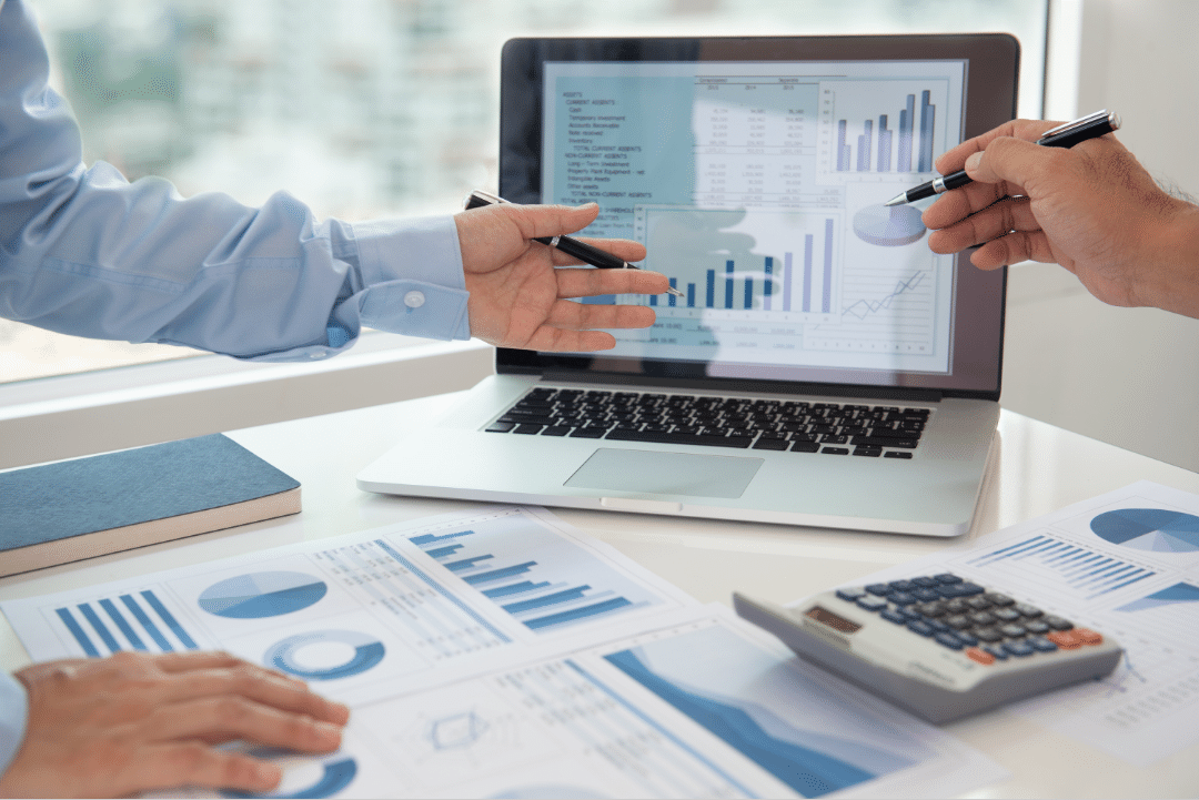How to Become a Financial Analyst