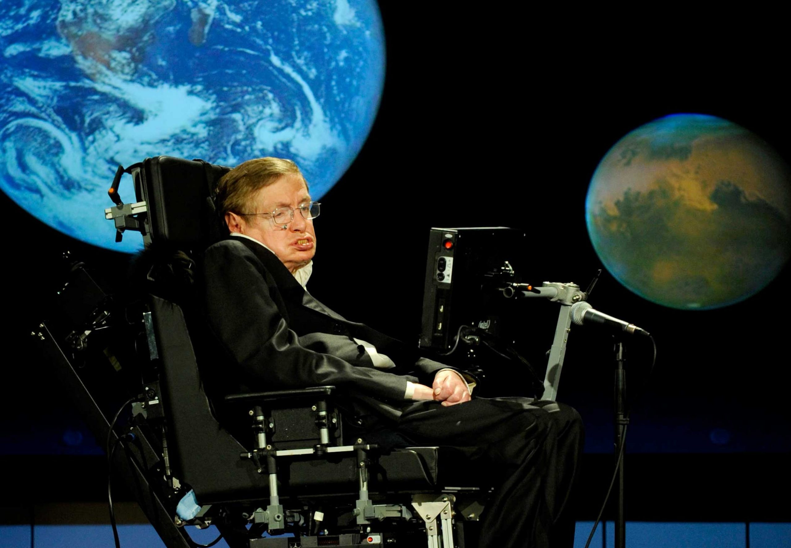 Three Rules in Life According to Stephen Hawking